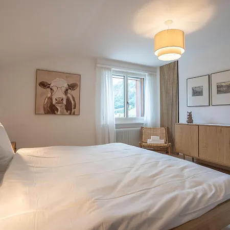 شقة Schoene Dachwohnung Im Zentrum Von *